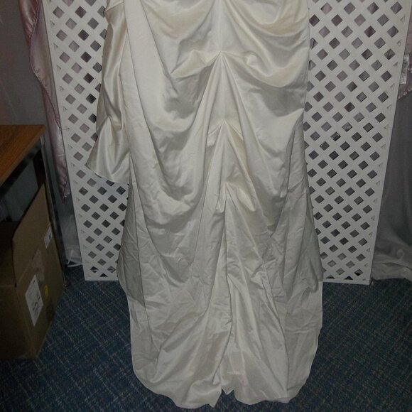 David's Bridal wedding Dress Plus Size 18W - Picture 6 of 10
